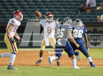 Thumbnail 3 in Holy Cross vs. Brother Martin photogallery.