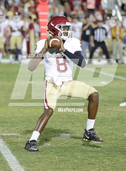 Thumbnail 2 in Holy Cross vs. Brother Martin photogallery.