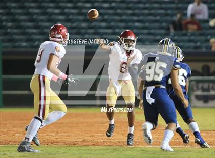 Thumbnail 1 in Holy Cross vs. Brother Martin photogallery.