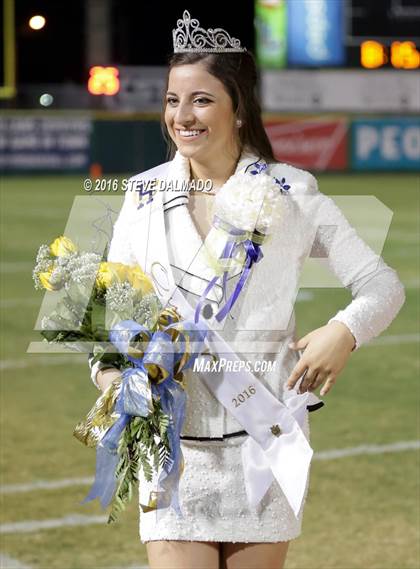 Thumbnail 3 in Holy Cross vs. Brother Martin photogallery.