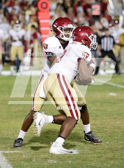 Thumbnail 3 in Holy Cross vs. Brother Martin photogallery.