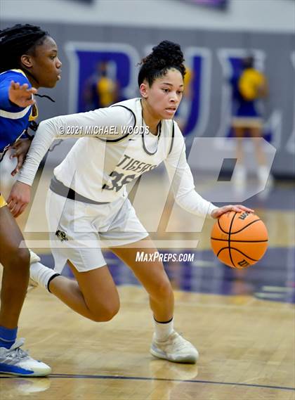 Thumbnail 1 in Bentonville vs. North Little Rock (AAA 6A Second Round Playoff) photogallery.