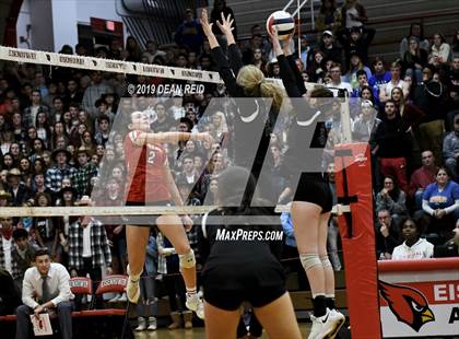 Thumbnail 3 in Sandburg vs. Marist (IHSA 4A Super-Sectional) photogallery.