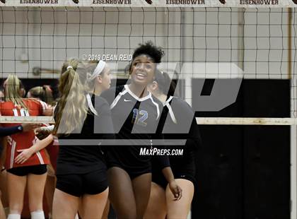 Thumbnail 2 in Sandburg vs. Marist (IHSA 4A Super-Sectional) photogallery.