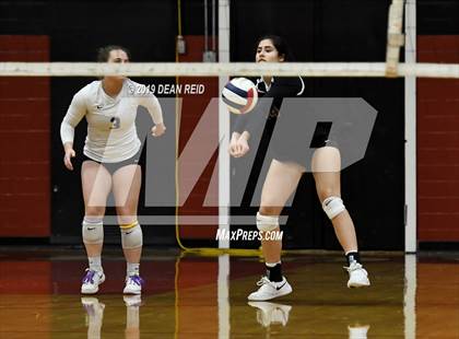 Thumbnail 2 in Sandburg vs. Marist (IHSA 4A Super-Sectional) photogallery.