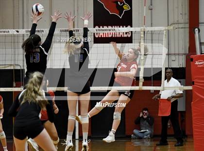 Thumbnail 2 in Sandburg vs. Marist (IHSA 4A Super-Sectional) photogallery.