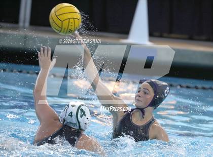 Thumbnail 3 in Coronado vs. Santana (CIF SDS D1 Final) photogallery.