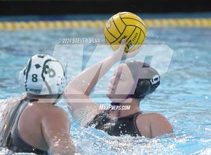 Thumbnail 2 in Coronado vs. Santana (CIF SDS D1 Final) photogallery.