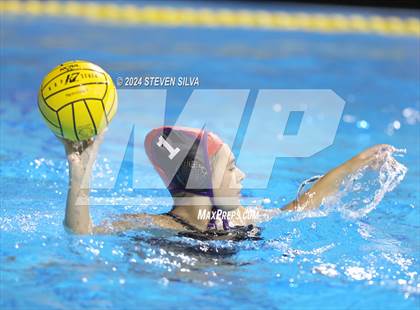 Thumbnail 2 in Coronado vs. Santana (CIF SDS D1 Final) photogallery.