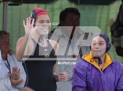 Thumbnail 3 in Coronado vs. Santana (CIF SDS D1 Final) photogallery.