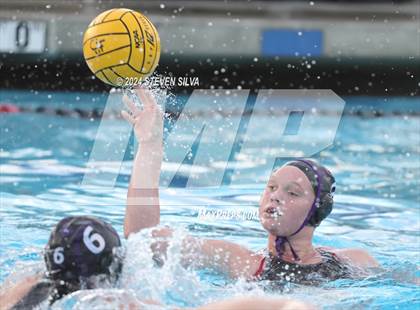 Thumbnail 3 in Coronado vs. Santana (CIF SDS D1 Final) photogallery.
