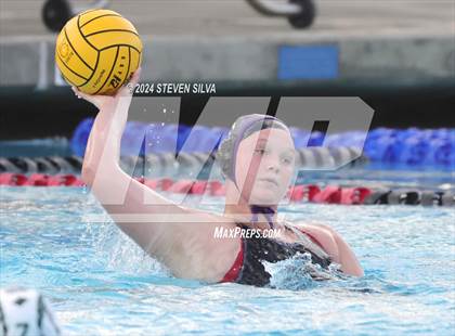 Thumbnail 2 in Coronado vs. Santana (CIF SDS D1 Final) photogallery.