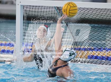 Thumbnail 2 in Coronado vs. Santana (CIF SDS D1 Final) photogallery.