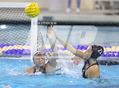 Thumbnail 3 in Coronado vs. Santana (CIF SDS D1 Final) photogallery.
