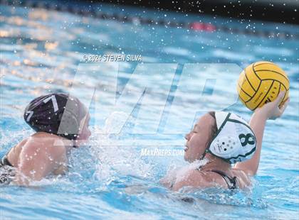 Thumbnail 2 in Coronado vs. Santana (CIF SDS D1 Final) photogallery.