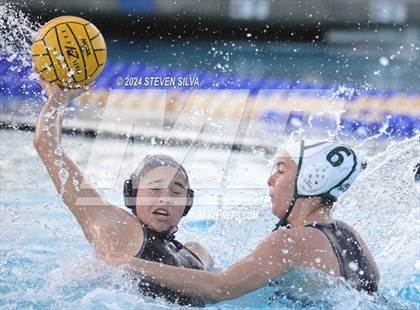 Thumbnail 3 in Coronado vs. Santana (CIF SDS D1 Final) photogallery.