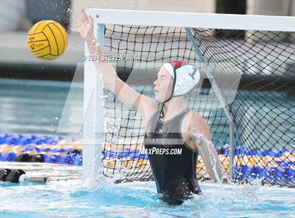 Thumbnail 3 in Coronado vs. Santana (CIF SDS D1 Final) photogallery.