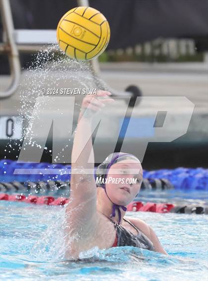 Thumbnail 3 in Coronado vs. Santana (CIF SDS D1 Final) photogallery.