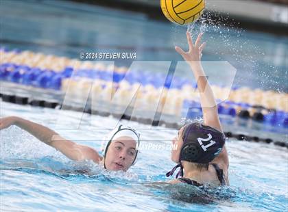Thumbnail 2 in Coronado vs. Santana (CIF SDS D1 Final) photogallery.