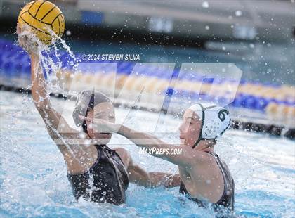 Thumbnail 2 in Coronado vs. Santana (CIF SDS D1 Final) photogallery.