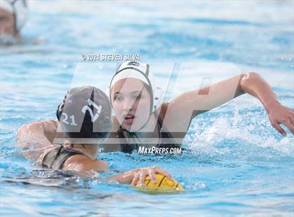 Thumbnail 2 in Coronado vs. Santana (CIF SDS D1 Final) photogallery.