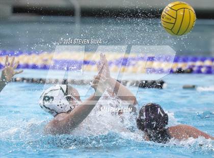Thumbnail 2 in Coronado vs. Santana (CIF SDS D1 Final) photogallery.