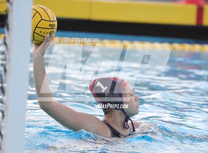 Thumbnail 2 in Coronado vs. Santana (CIF SDS D1 Final) photogallery.