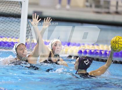 Thumbnail 2 in Coronado vs. Santana (CIF SDS D1 Final) photogallery.