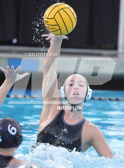 Thumbnail 1 in Coronado vs. Santana (CIF SDS D1 Final) photogallery.
