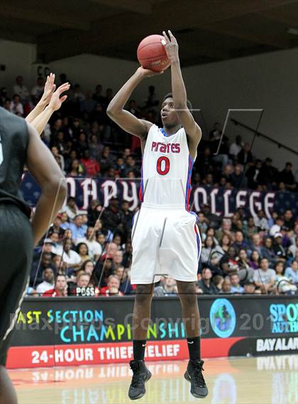 Thumbnail 3 in San Leandro vs. Deer Valley (CIF NCS D1 Final) photogallery.
