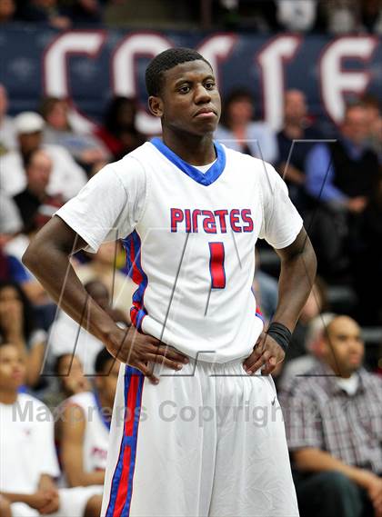 Thumbnail 3 in San Leandro vs. Deer Valley (CIF NCS D1 Final) photogallery.