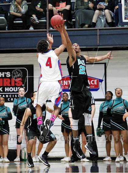 Thumbnail 2 in San Leandro vs. Deer Valley (CIF NCS D1 Final) photogallery.