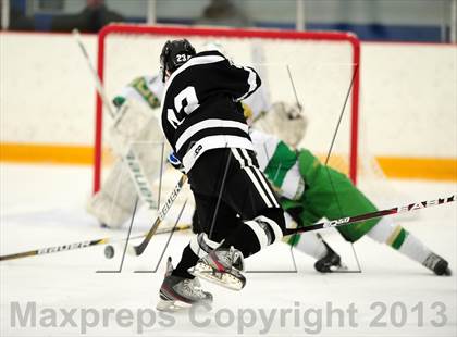 Thumbnail 2 in Xavier vs. Notre Dame photogallery.