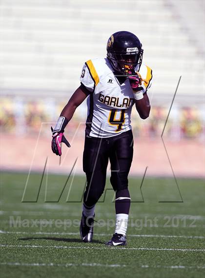 Thumbnail 3 in Garland vs. Horn (UIL 5A Division I Bi-District Playoff) photogallery.