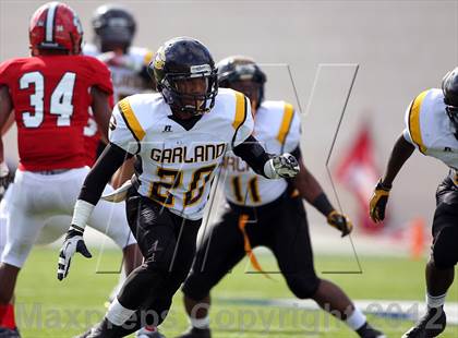 Thumbnail 2 in Garland vs. Horn (UIL 5A Division I Bi-District Playoff) photogallery.