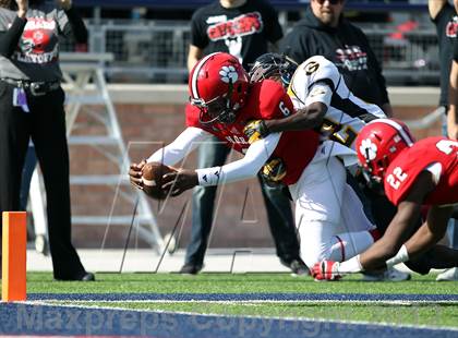 Thumbnail 3 in Garland vs. Horn (UIL 5A Division I Bi-District Playoff) photogallery.