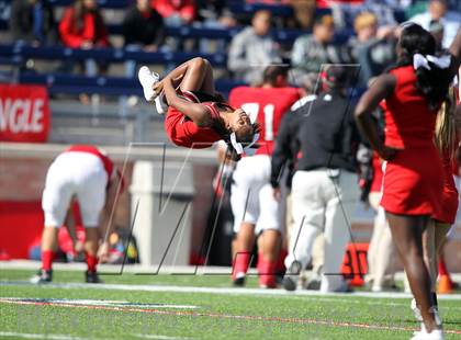 Thumbnail 2 in Garland vs. Horn (UIL 5A Division I Bi-District Playoff) photogallery.