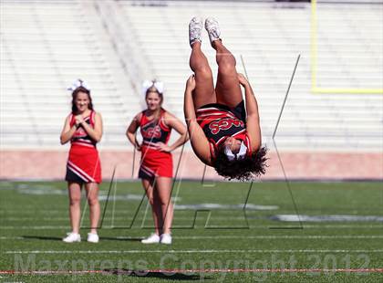 Thumbnail 2 in Garland vs. Horn (UIL 5A Division I Bi-District Playoff) photogallery.