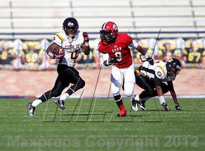 Thumbnail 3 in Garland vs. Horn (UIL 5A Division I Bi-District Playoff) photogallery.