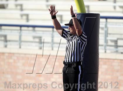 Thumbnail 1 in Garland vs. Horn (UIL 5A Division I Bi-District Playoff) photogallery.