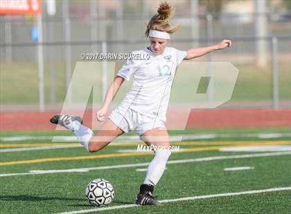 Thumbnail 3 in Perry vs. Highland (Coyote Classic)  photogallery.