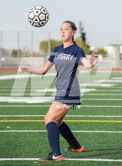 Thumbnail 3 in Perry vs. Highland (Coyote Classic)  photogallery.