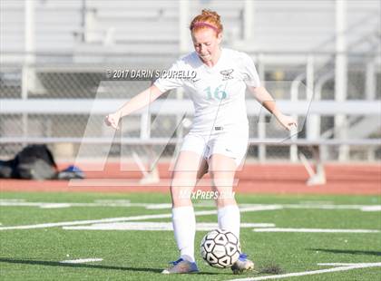 Thumbnail 2 in Perry vs. Highland (Coyote Classic)  photogallery.