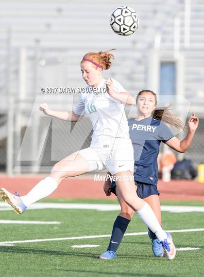 Thumbnail 2 in Perry vs. Highland (Coyote Classic)  photogallery.
