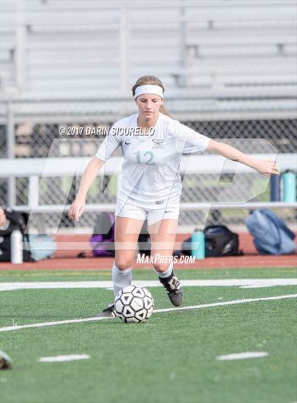 Thumbnail 2 in Perry vs. Highland (Coyote Classic)  photogallery.