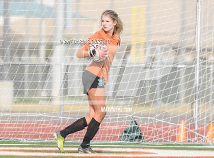 Thumbnail 2 in Perry vs. Highland (Coyote Classic)  photogallery.