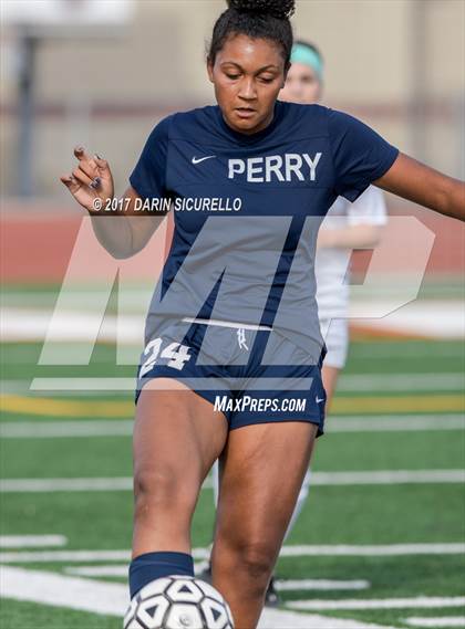 Thumbnail 3 in Perry vs. Highland (Coyote Classic)  photogallery.