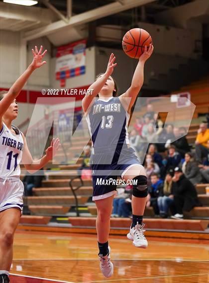 Thumbnail 3 in Tri-West Hendricks vs. Greencastle (IHSAA 3A Sectional Semifinal) photogallery.