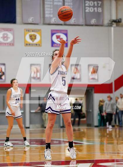 Thumbnail 3 in Tri-West Hendricks vs. Greencastle (IHSAA 3A Sectional Semifinal) photogallery.