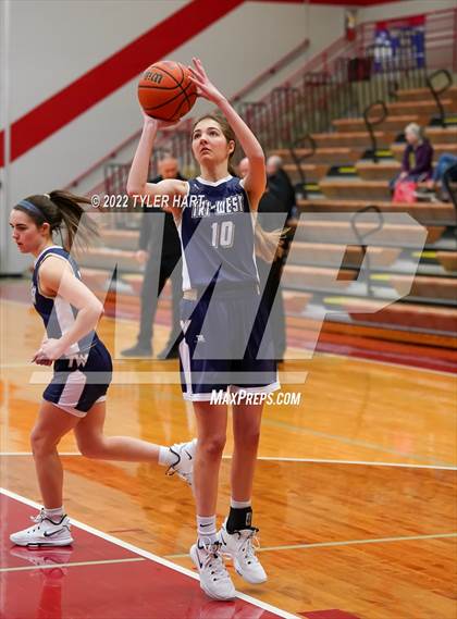 Thumbnail 2 in Tri-West Hendricks vs. Greencastle (IHSAA 3A Sectional Semifinal) photogallery.
